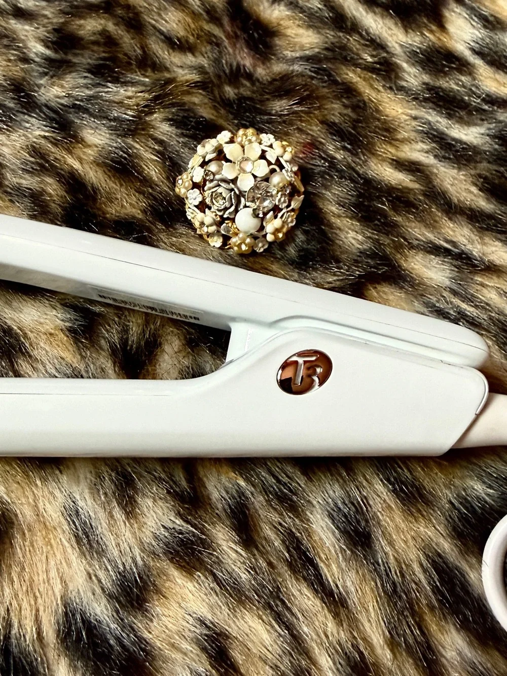 ♥️ Single Pass Ceramic Rapid-response Digital T3 straightening iron